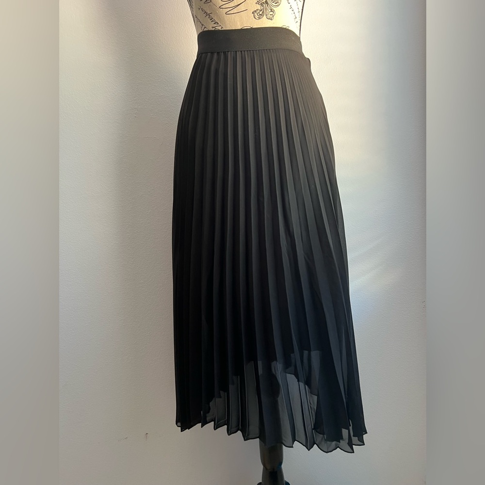 Black Pleated Midi A-Line Skirt